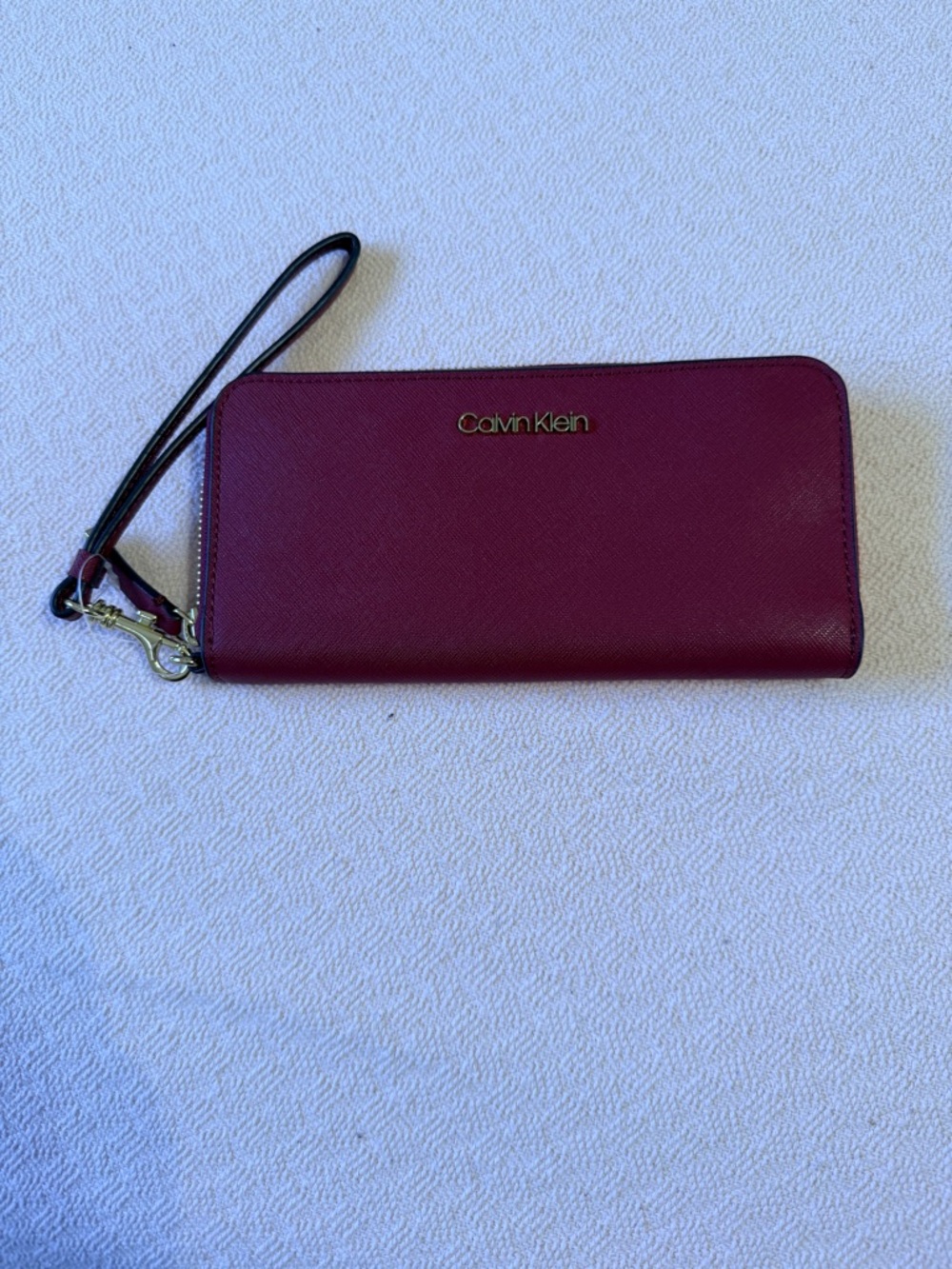 Calvin Klein Zip Wristlet Wallet in Berry